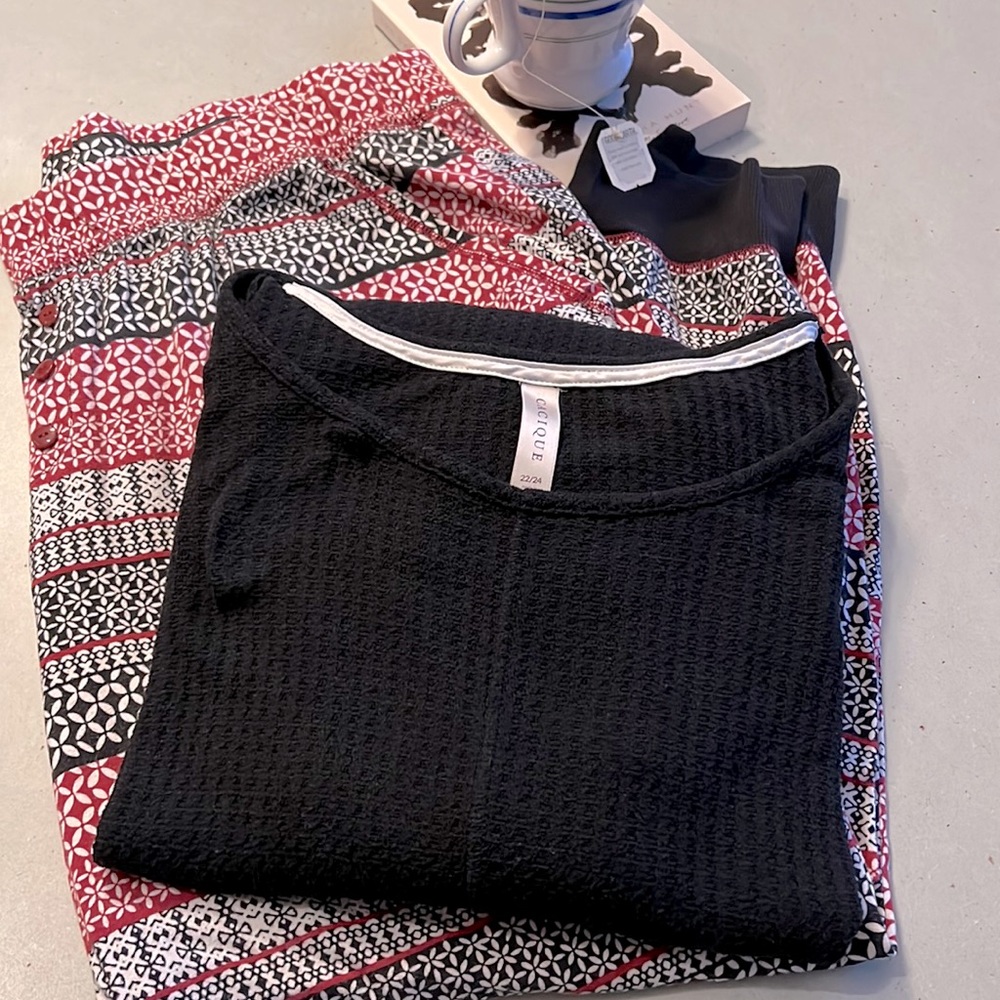 Black and Red Patterned Women's Sleepwear Set